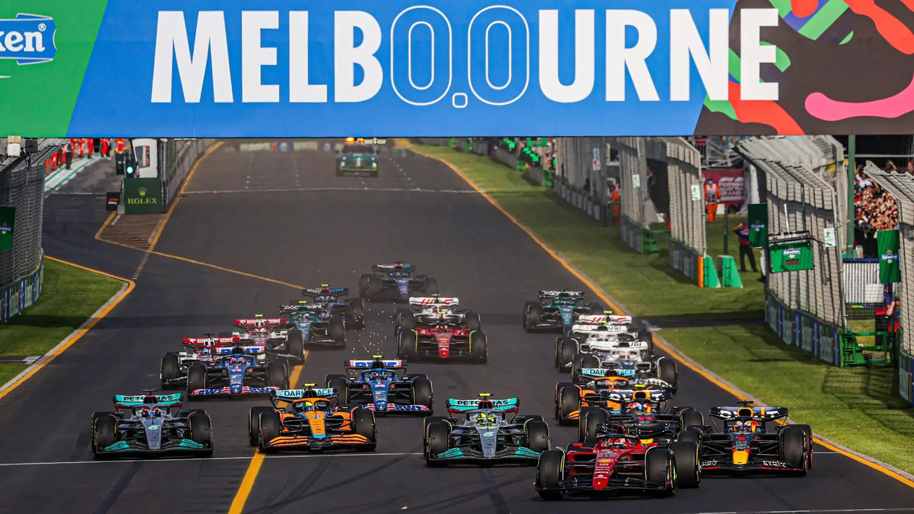 Melbourne Grand Prix corner 1 start photo