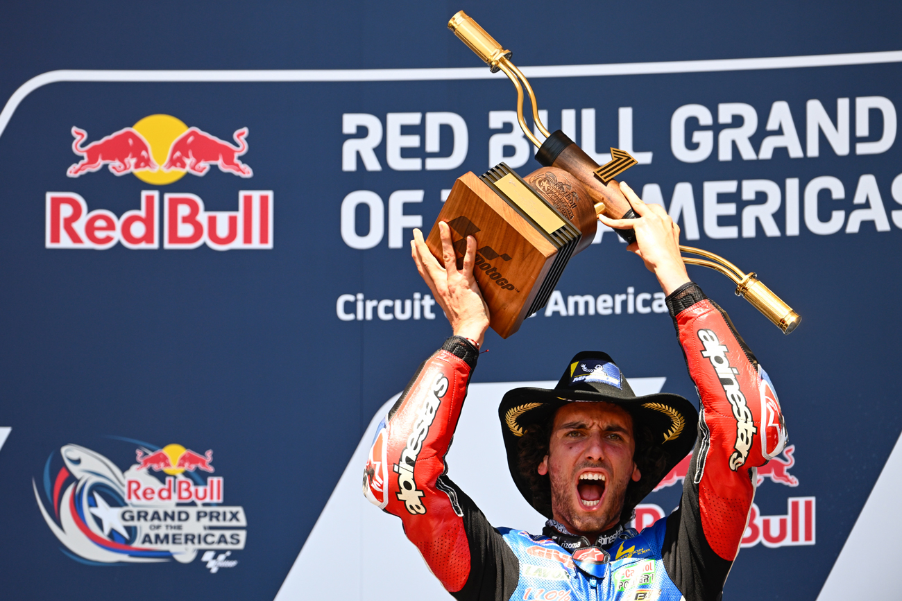 Alex Rins wins the rodeo