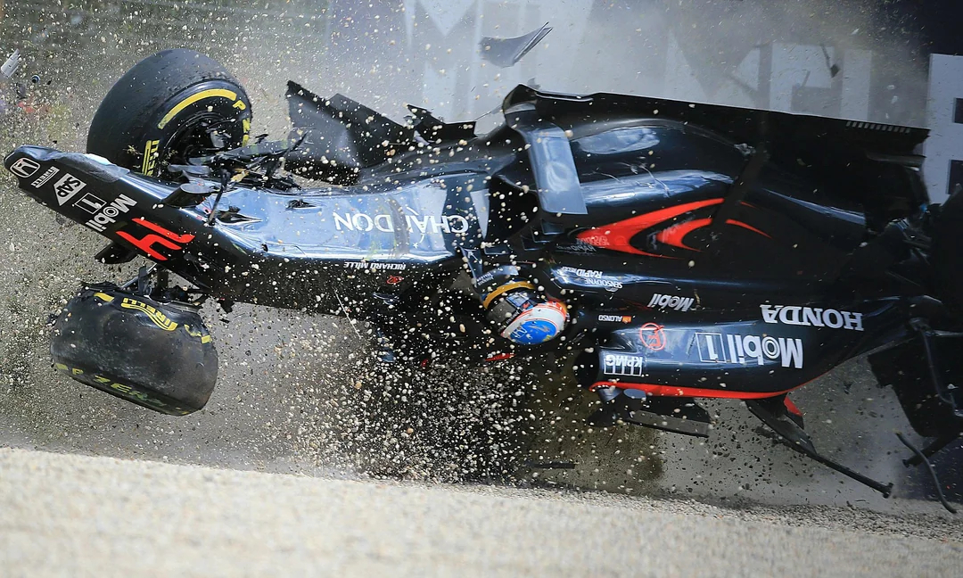 Fernando Alonso Crash Australian Grand Prix 2016